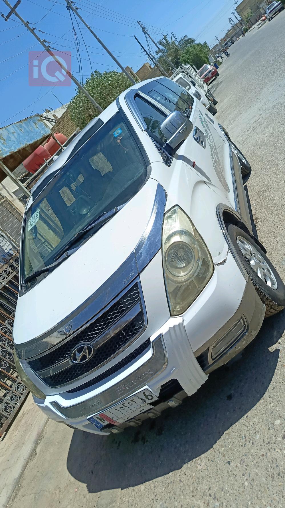 Hyundai Starex